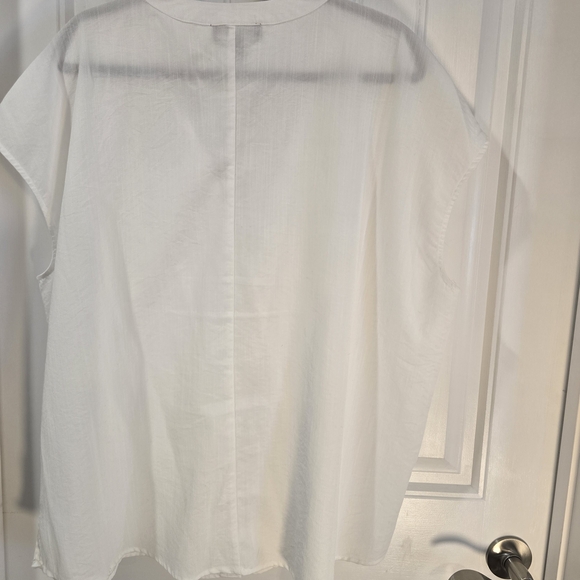 Linen Spring Blouse - Picture 2 of 7